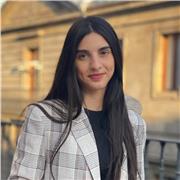 Me llamo Carla tengo 20 años y estoy estudiando Magisterio para primaria en la UPV ahora estoy en 3ºde carrera, tengo bastante experiencia ya que llevo dando clases particulares durante 2 años. 
Me encanta mi trabajo por ello me gustaría seguir dando clas